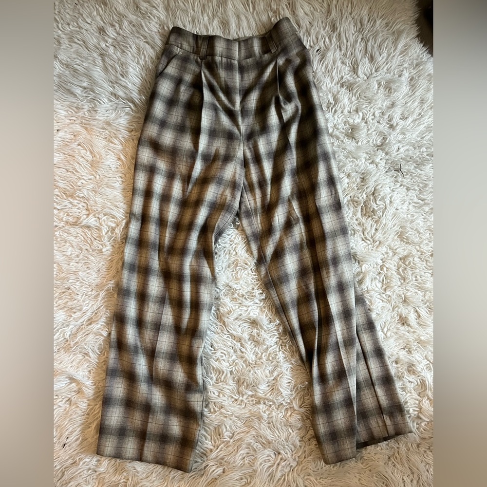 Wide-leg checkered pants